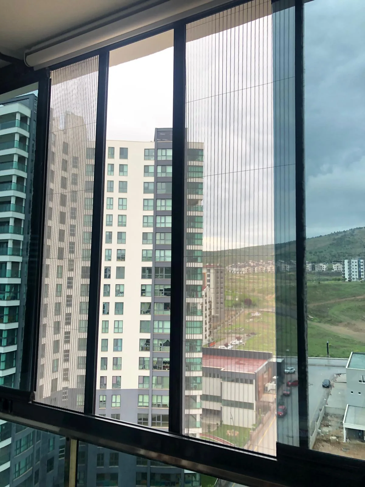 Cam Balkon Sinekligi